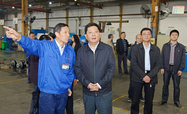 安慶市委書(shū)記魏曉明赴安慶車(chē)橋廠調(diào)研